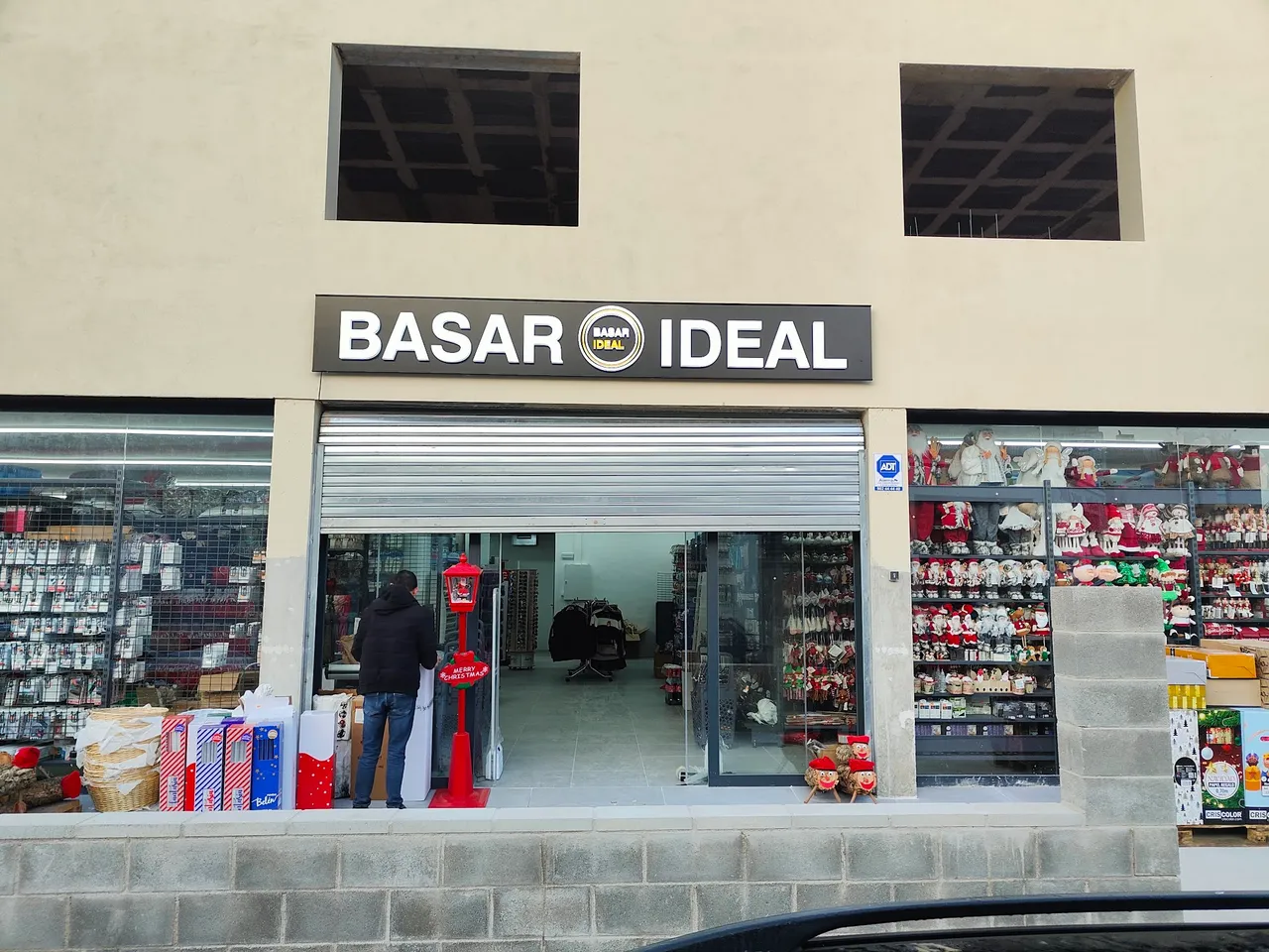 Façade du magasin Basar Ideal à Caldes de Malavella