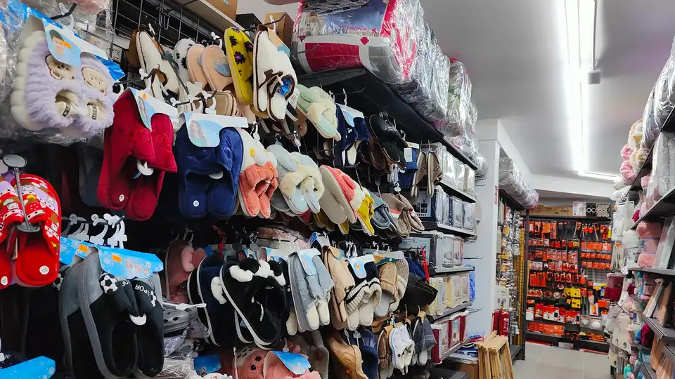 Home and kitchen items at Basar Ideal